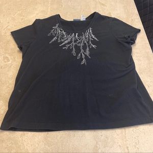 Black tshirt with design